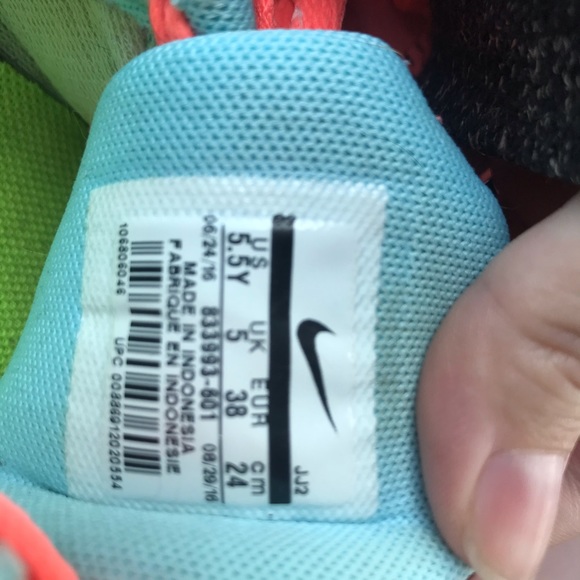 Nike Shoes - Picture 3 of 3